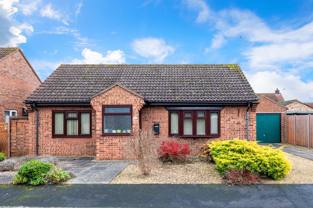 2 bedroom property for sale in Maple Gardens, Bourne, Lincolnshire