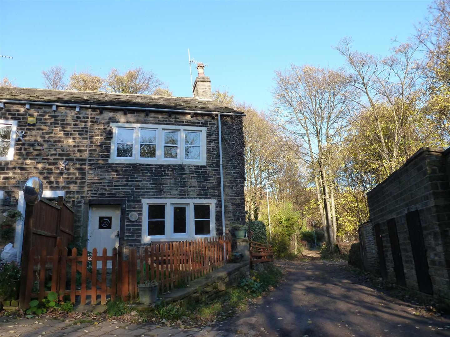 3 bedroom property for sale in Britannia Road, Colne Valley Golcar, Huddersfield £139,995