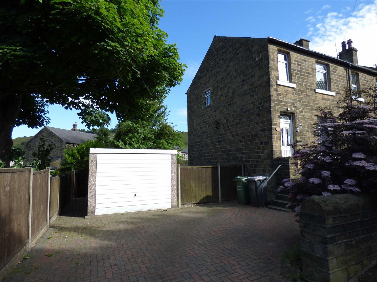 3 bedroom property for sale in Cowlersley Offers in the region of £