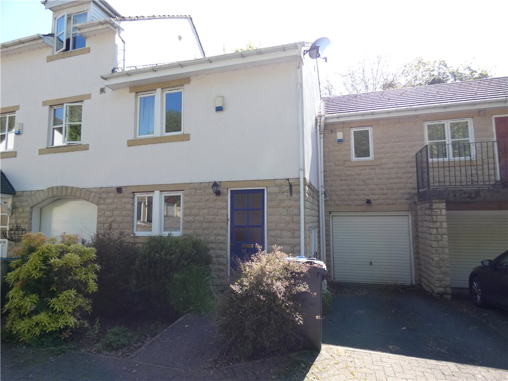 2 bedroom property to let in Baildon Wood Court, Baildon, BD17 £625 pcm