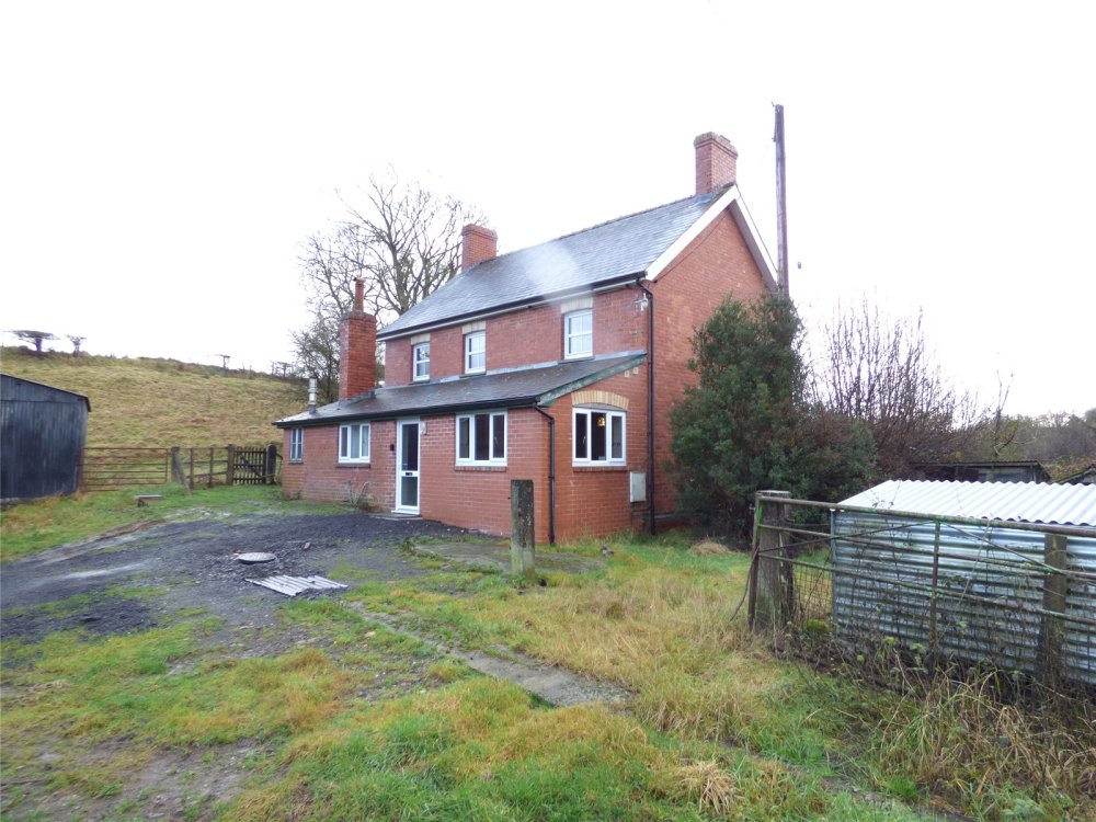 3 bedroom property for sale in Crossgates, Llandrindod Wells, Powys