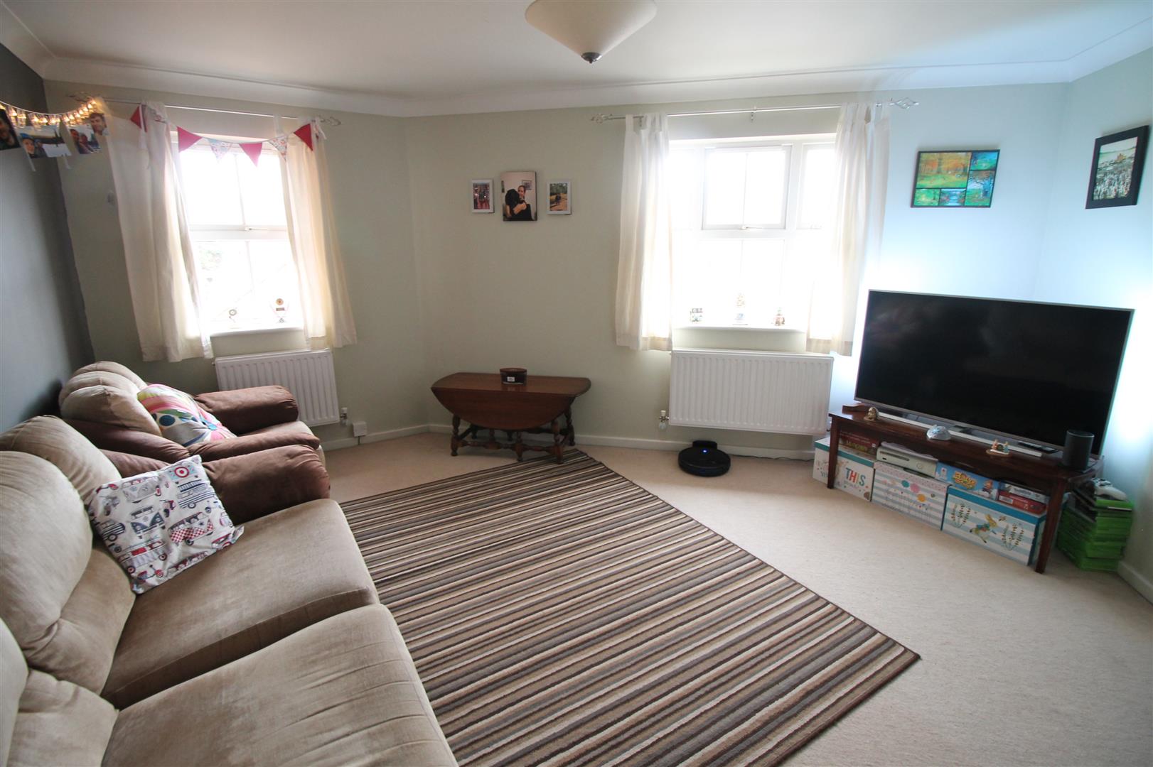2 bedroom property for sale in Colmar Close, Daventry £169,995