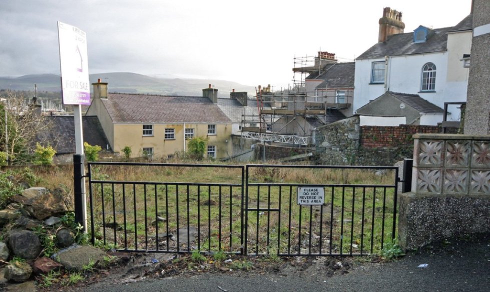 2 bedroom property for sale in Upper Garth Road, Bangor, North Wales £100,000