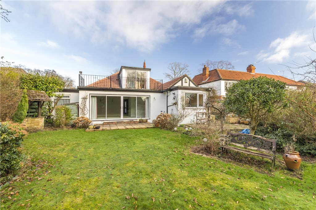 3 bedroom property for sale in The Crescent, Adel, Leeds, LS16 Guide