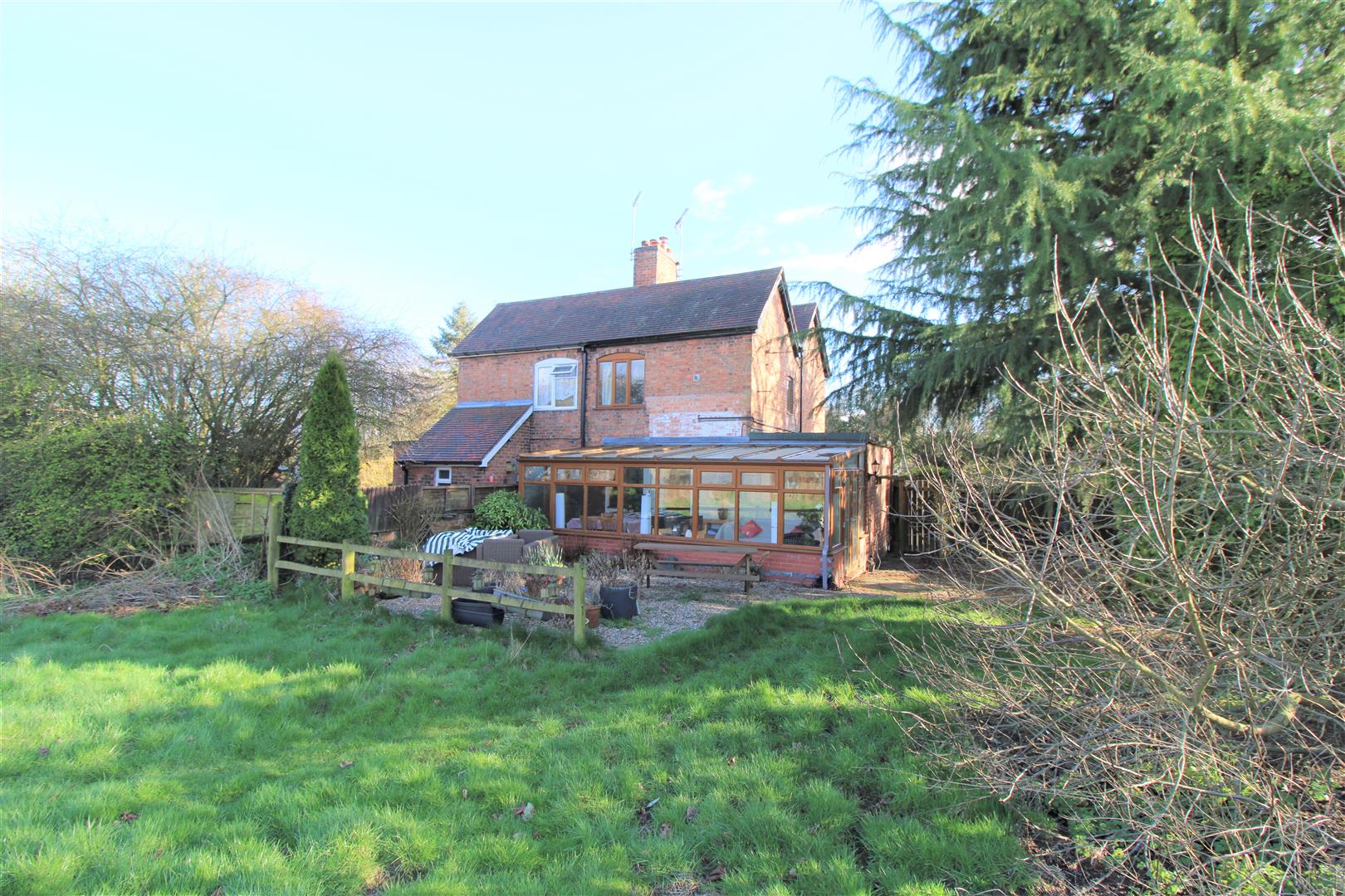 2 bedroom property for sale in Brandon Lane, Wolston, Coventry Offers