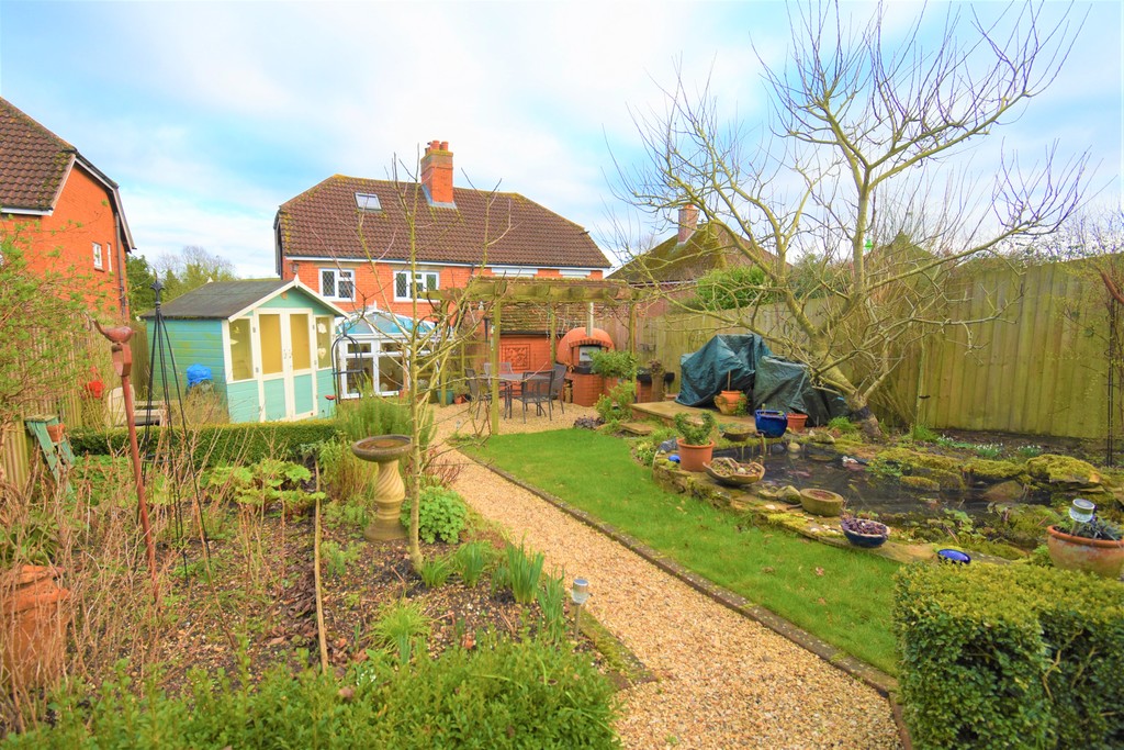 3 bedroom property for sale in Ashmore Green, Thatcham Guide price £