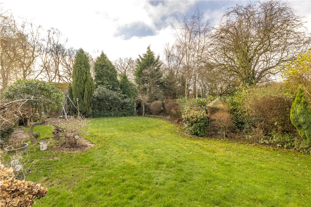 3 bedroom property for sale in The Crescent, Adel, Leeds, LS16 Guide