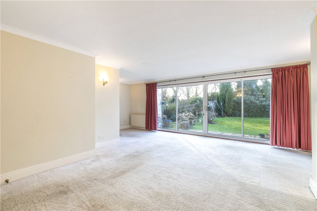 3 bedroom property for sale in The Crescent, Adel, Leeds, LS16 Guide