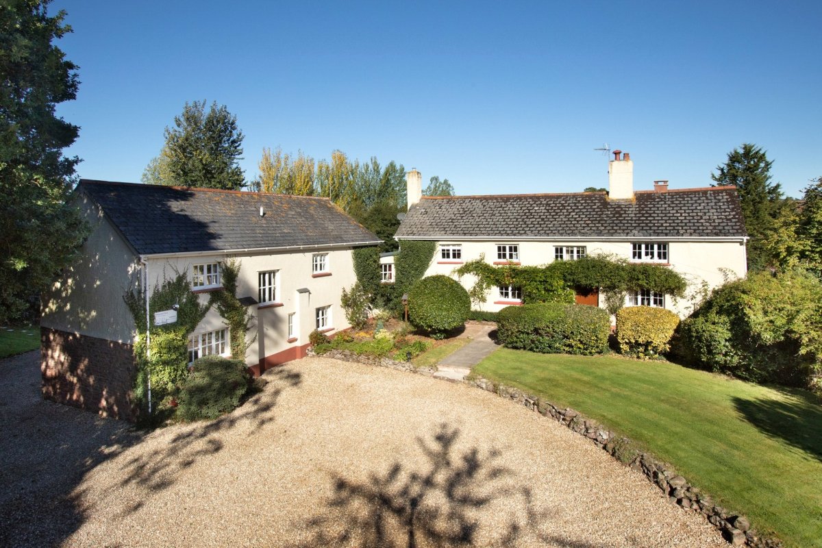 10 bedroom property for sale in Cheriton Fitzpaine, Crediton, Devon