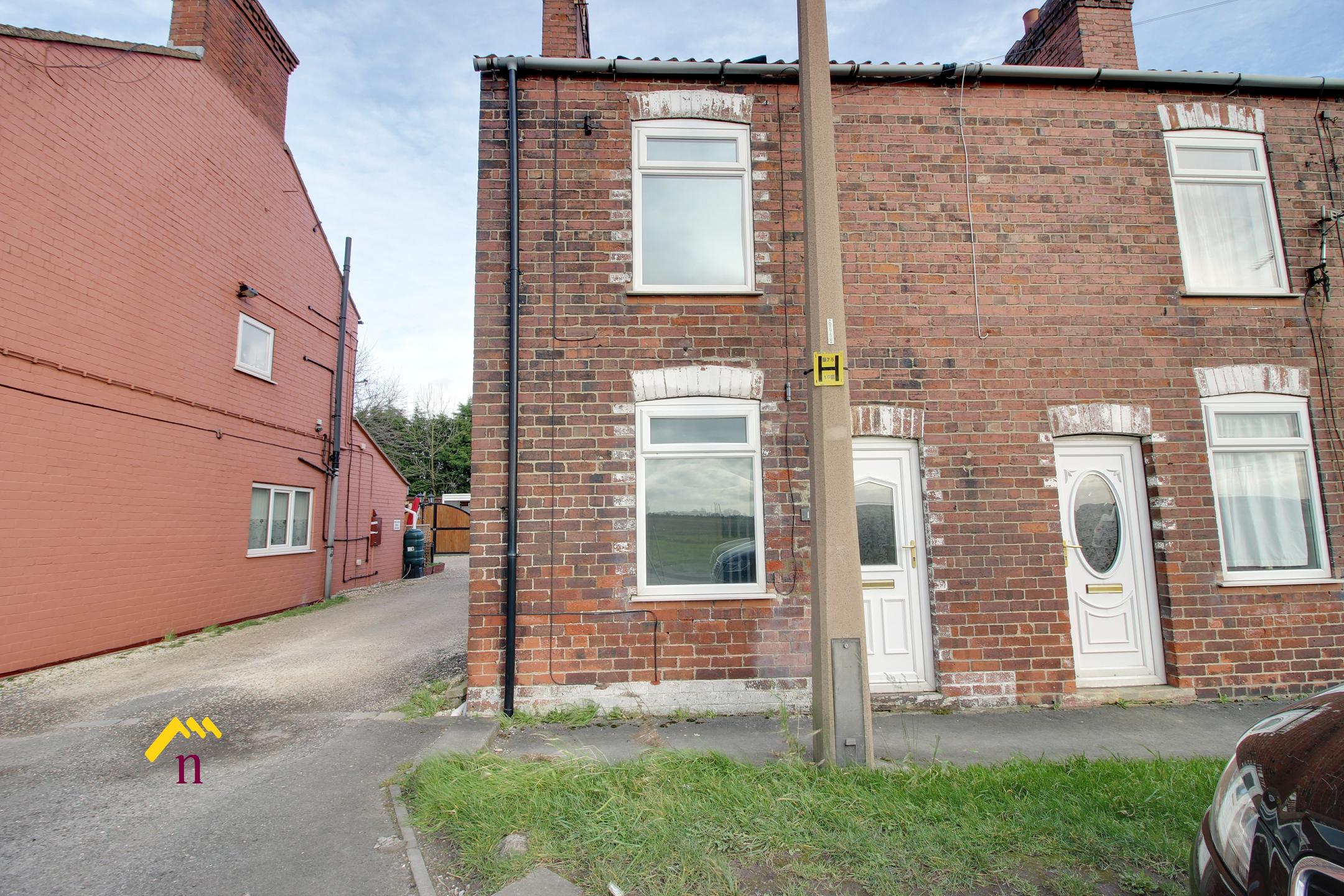 2 bedroom end of terrace house for sale in Moss Terrace, Moorends