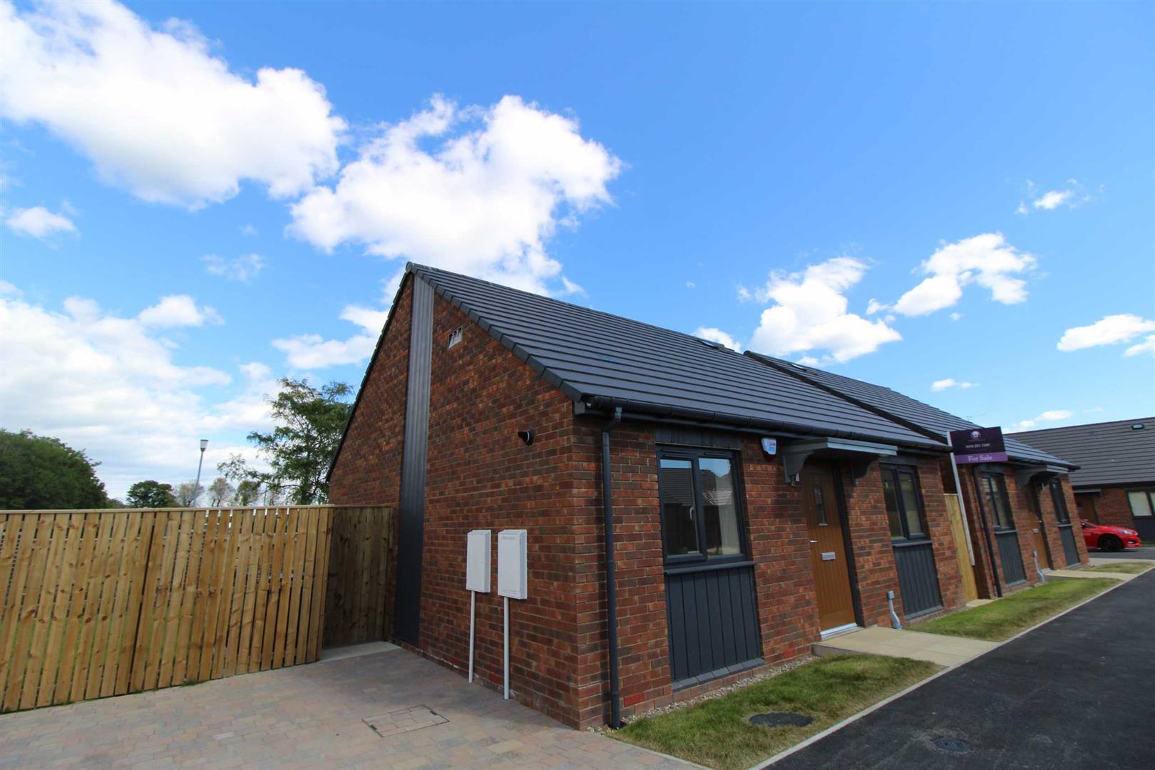 2 bedroom property for sale in Wallington Close, Wallington Avenue