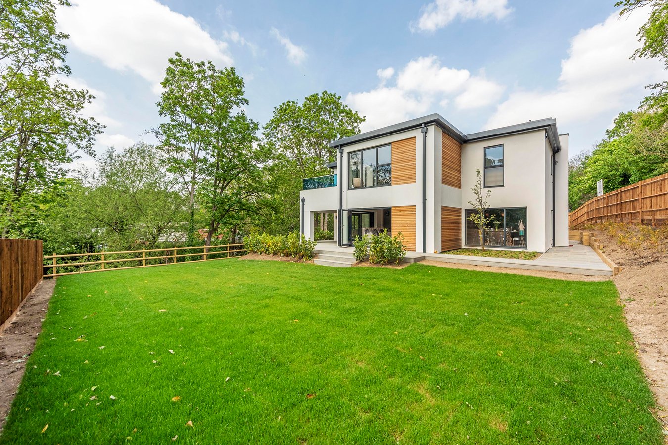 4 bedroom property for sale in Old Malden Lane, Worcester Park, KT4 £