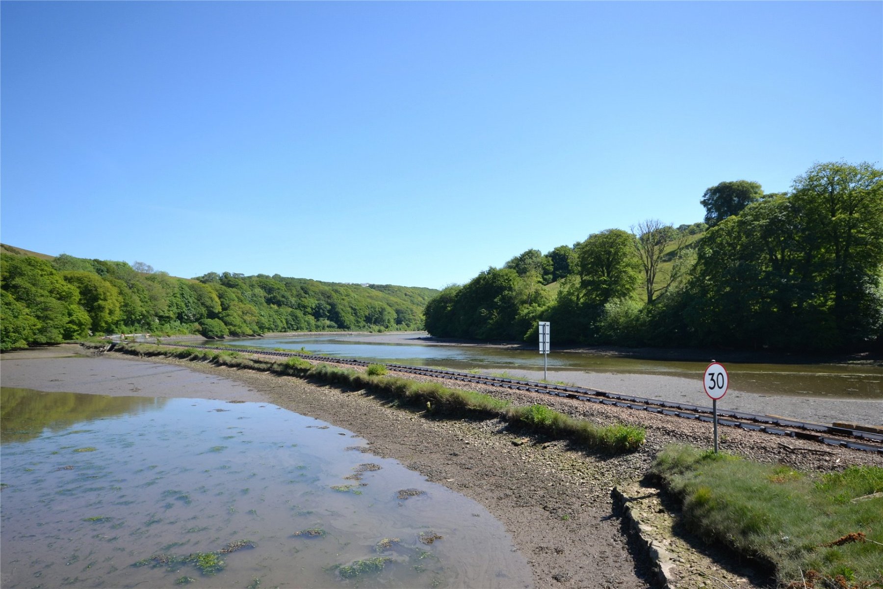 2 bedroom property for sale in Sandplace, Looe, Cornwall, PL13 - Offers