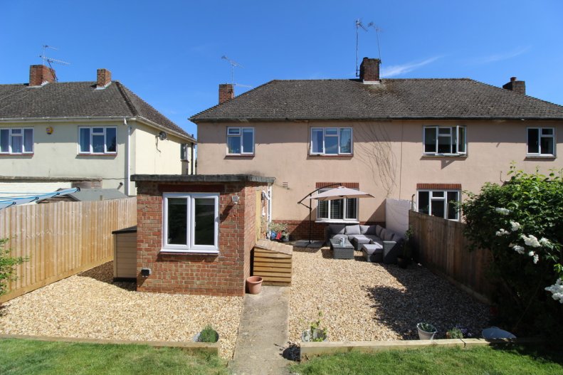 3 bedroom semidetached house for sale in 11 Greys Close Banbury
