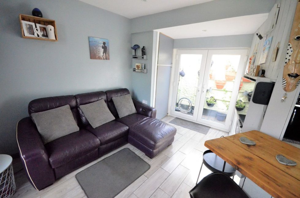 2 bedroom property for sale in Brook Street, Dawlish, EX7 £140,000