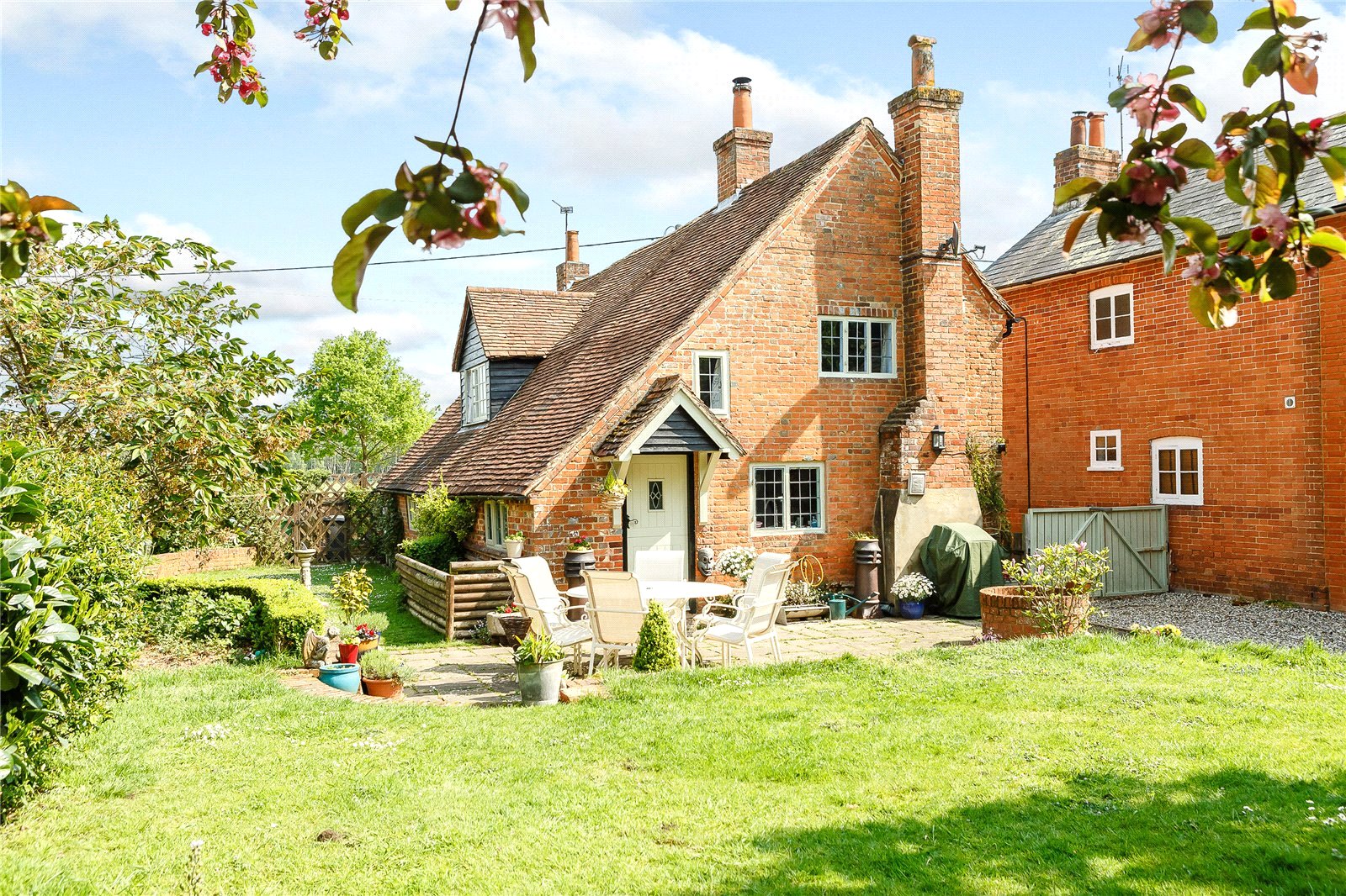 3 bedroom property for sale in Vine Cottage, Silchester, Hampshire, RG7