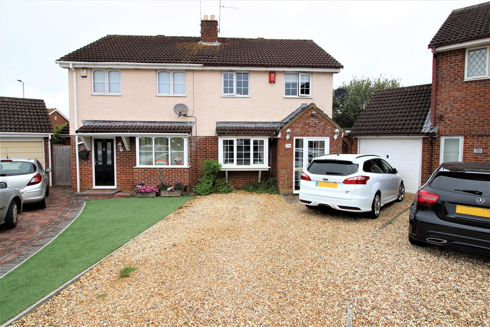 3 bedroom property for sale in Foxglove Road, Haydon Wick, Swindon £