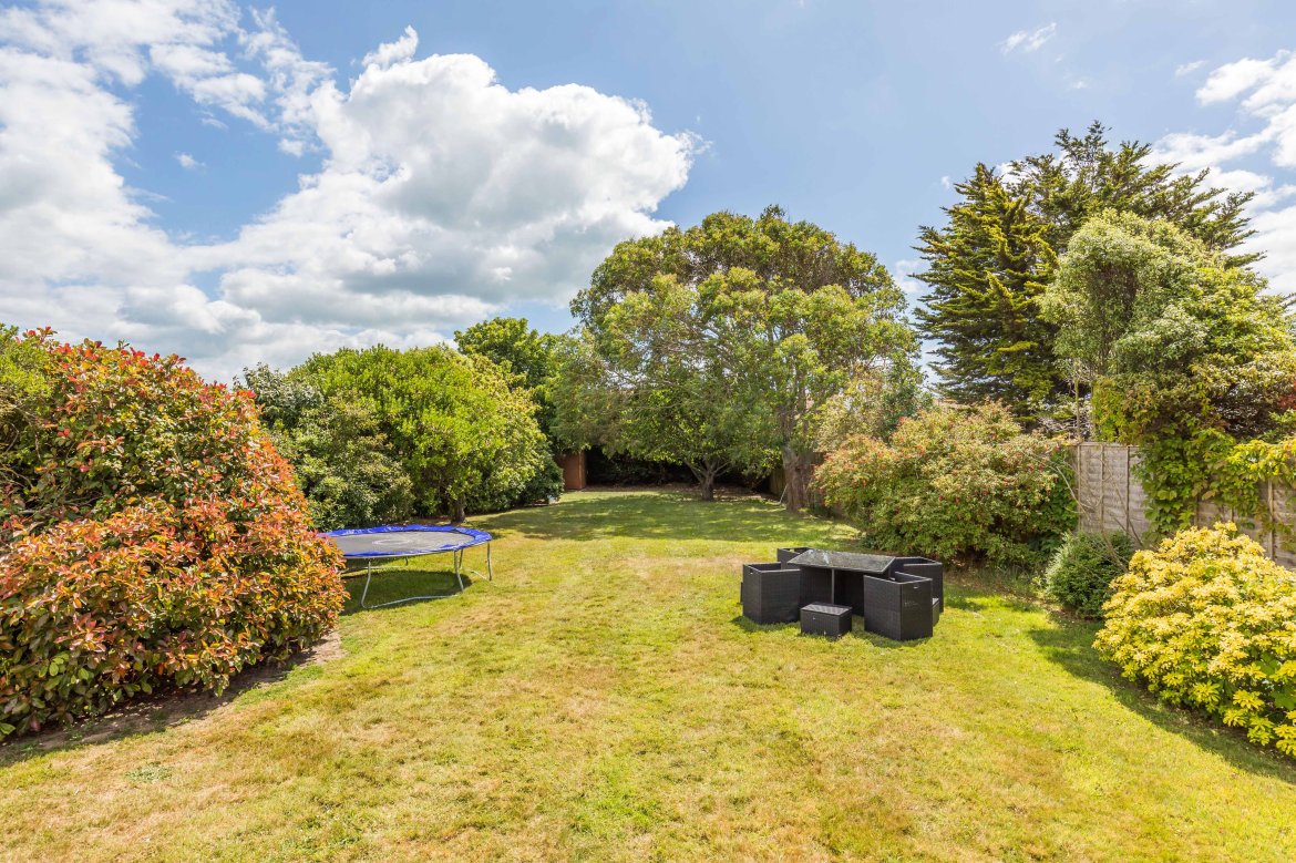 4 bedroom property for sale in Orchard Avenue, Selsey, Chichester