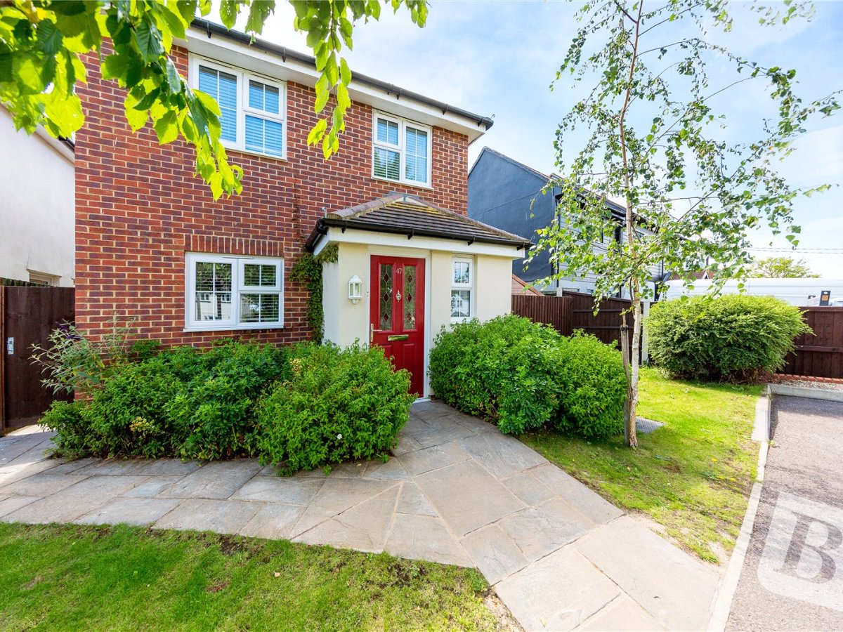 3 bedroom property for sale in Moreton Road, Ongar, Essex, CM5 £