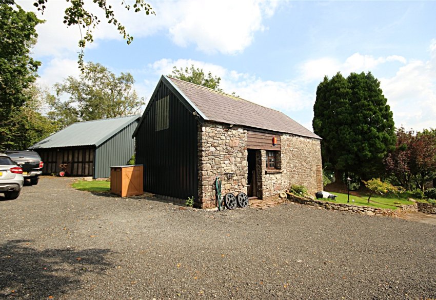 4 bedroom property for sale in Llanddeusant, Llangadog, Carmarthenshire