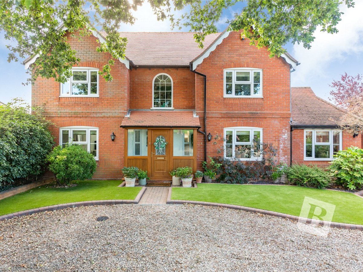 4 bedroom property for sale in Inchbonnie Road, South Woodham Ferrers
