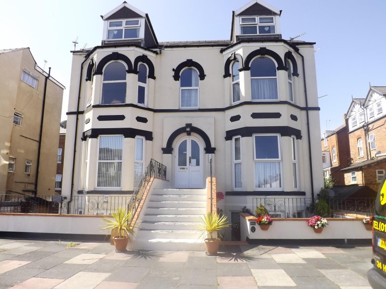 1 bedroom flat to rent in 36 Avondale Road Southport PR9 0ND
