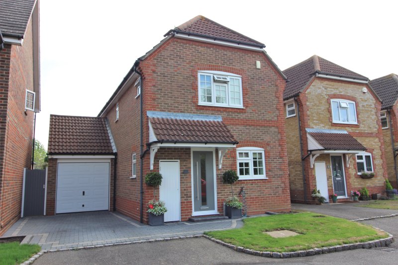 3 bedroom property for sale in West Molesey £595,000