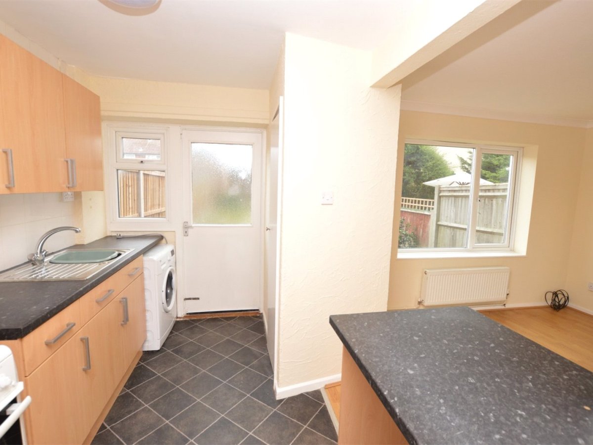 3 bedroom property for sale in Honeypot Lane, Basildon, Essex, SS14