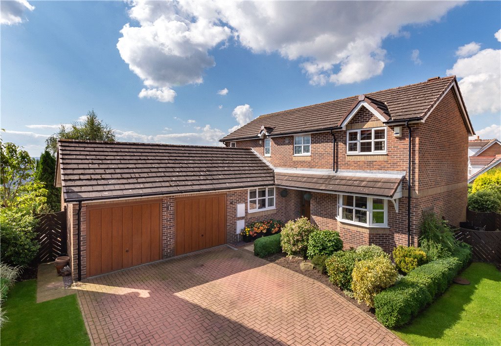 4 bedroom property for sale in Oakleigh View, West Lane, Baildon, BD17
