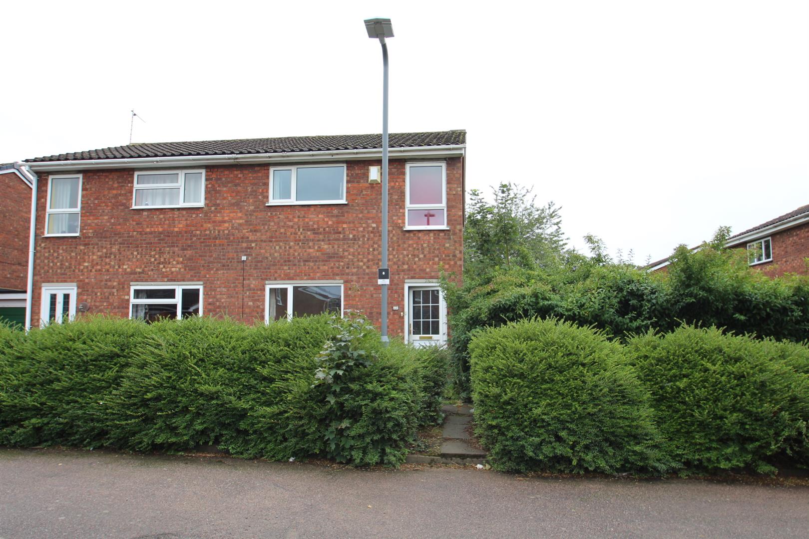3 bedroom property for sale in Hale Avenue, Stony Stratford, Milton Keynes £264,000