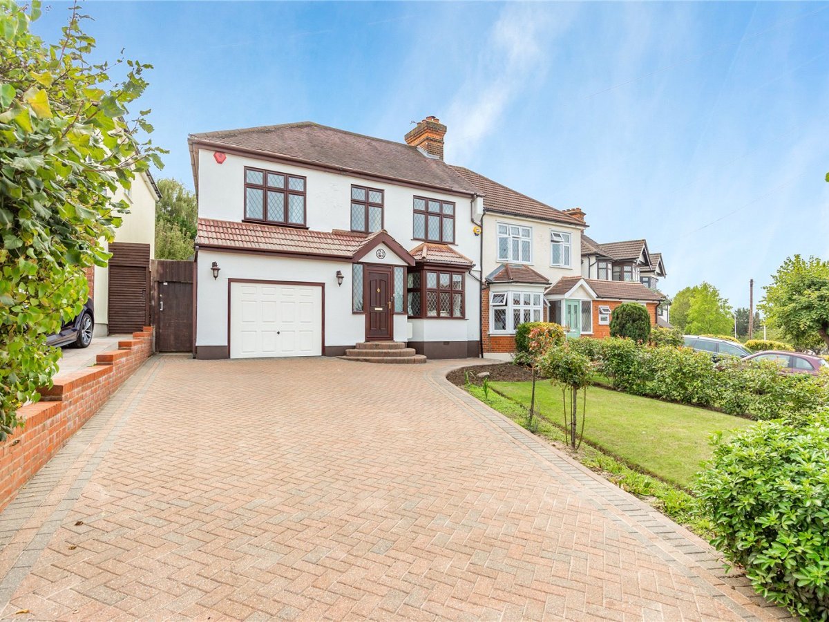 4 bedroom property for sale in Highview Gardens, Upminster, RM14