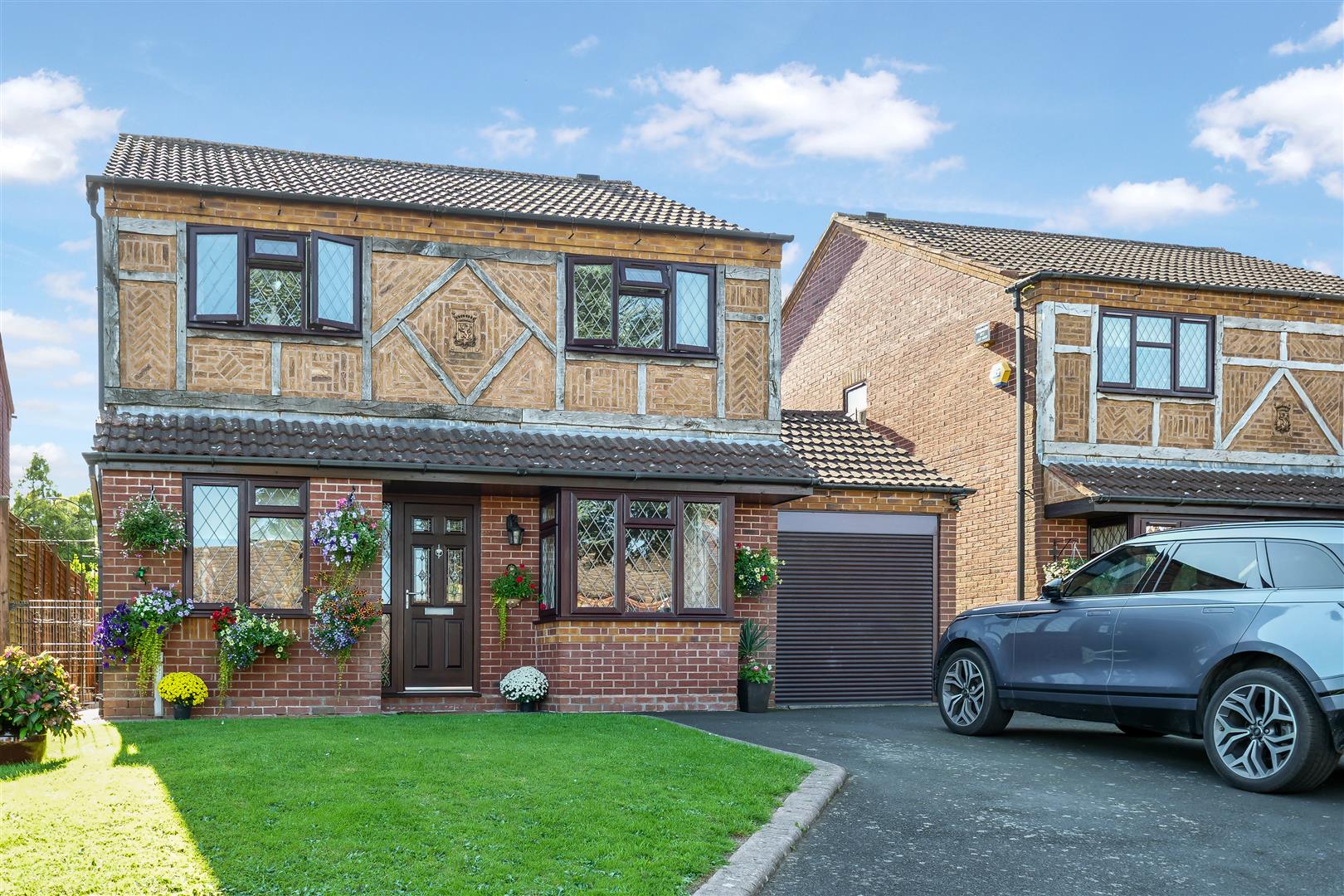 4 bedroom property for sale in Lansdowne Crescent, Studley £390,000