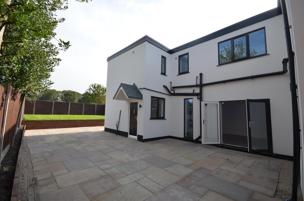 4 bedroom property for sale in Ormskirk Road, Rainford, St. Helens £