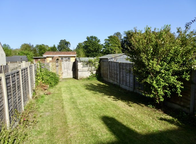 2 bedroom property for sale in Chalfont St Peter £498,000