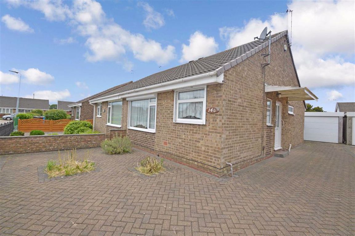 2 bedroom property for sale in Newtondale, Sutton Park, Hull, HU7 £