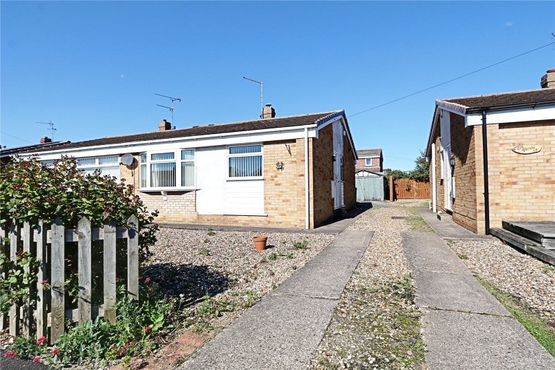 2 bedroom property in Holcroft Garth, Hull £119,950