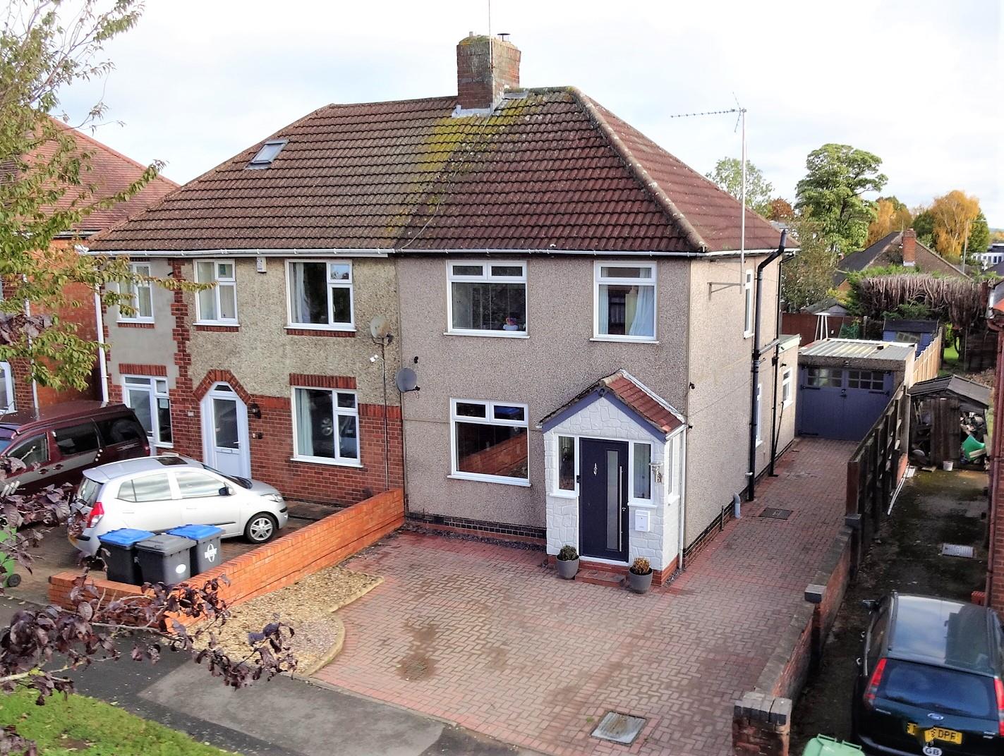 3 bedroom property for sale in Kingsley Avenue, Rugby Offers over £