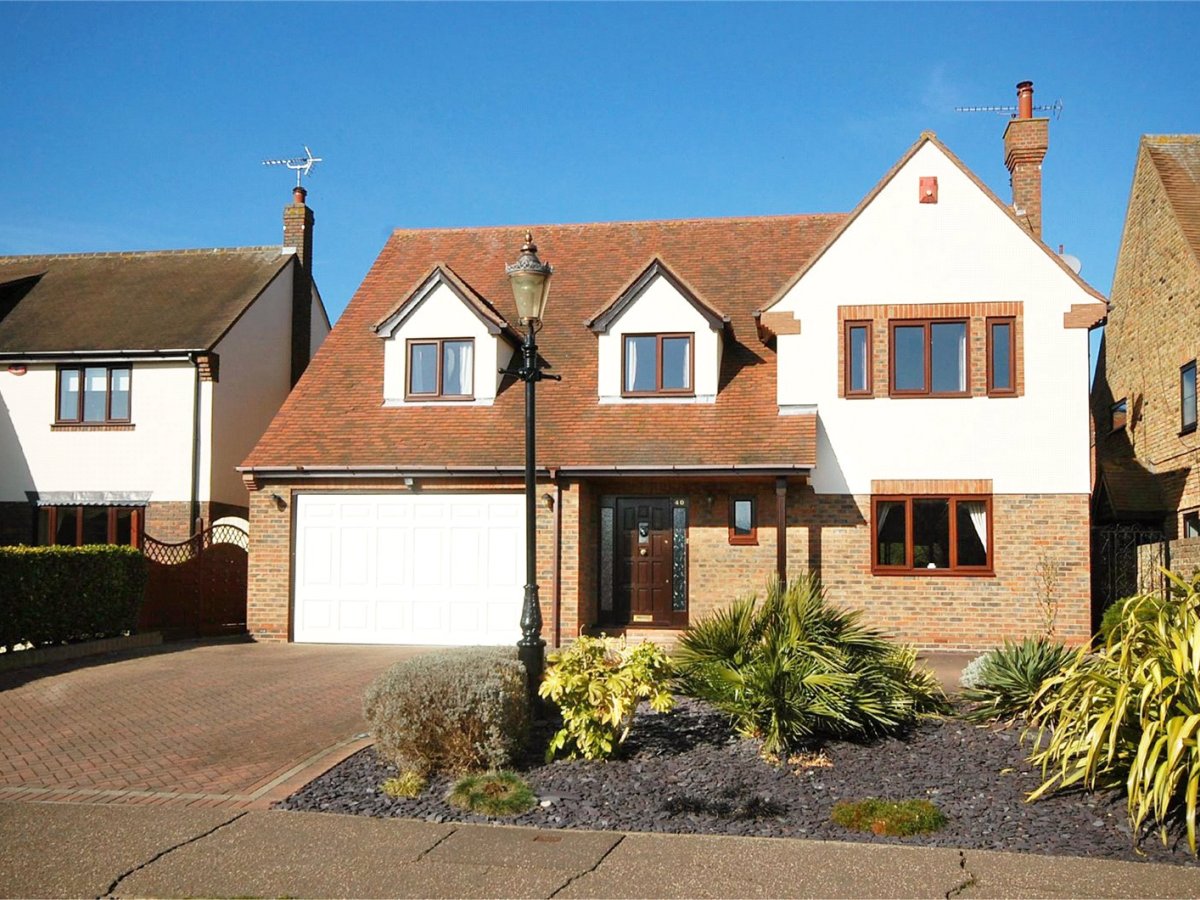 4 bedroom property for sale in Broughton Road, South Woodham Ferrers