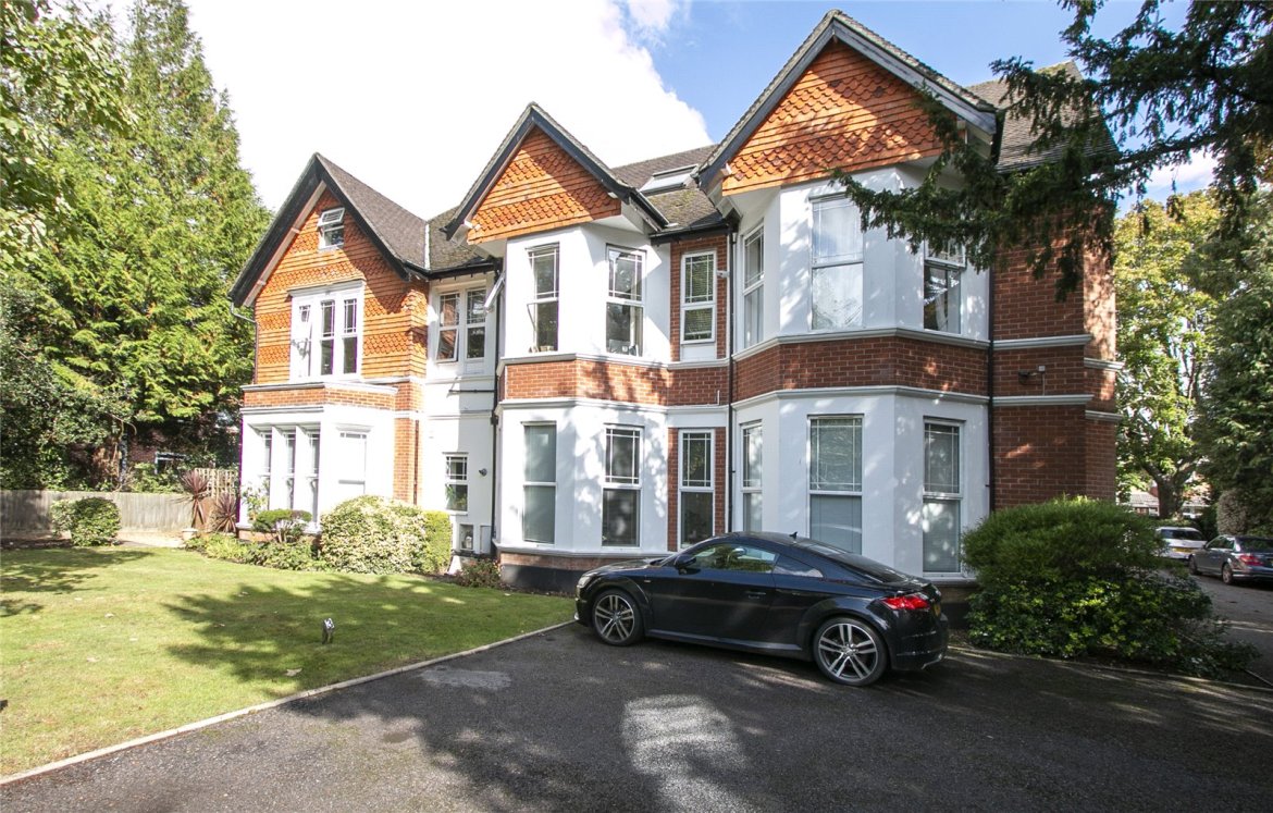 2 bedroom property for sale in Wellington Road, Charminster, Bournemouth, BH8 Guide price £220,000