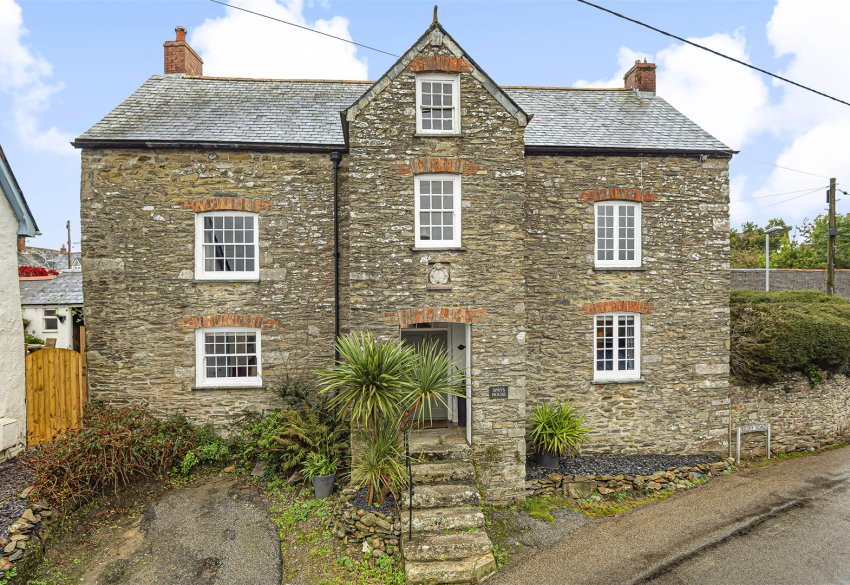 Stags 4 bedroom property for sale in Probus, Truro
