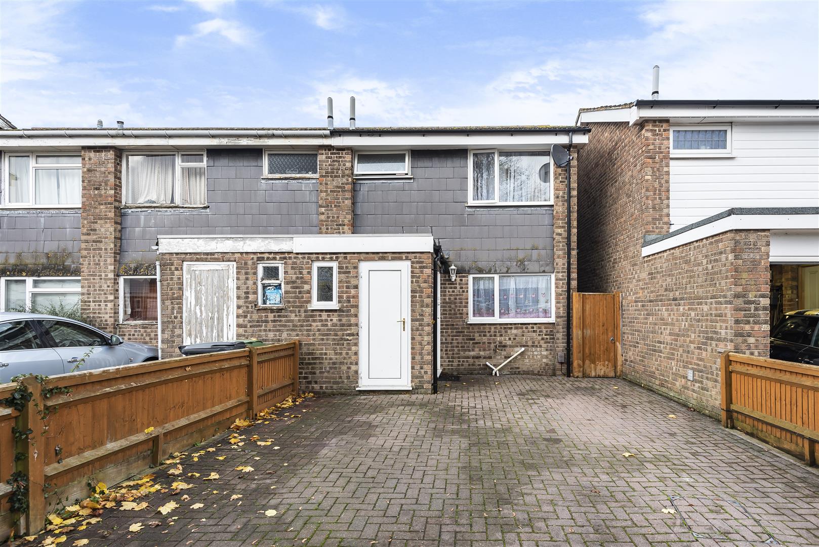 3 bedroom property for sale in Close, Grove, Wantage Guide price £240,000