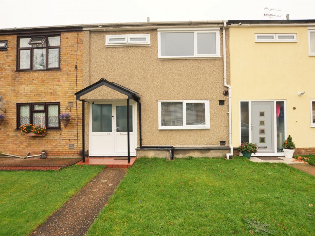 3 bedroom property to let in Mistley End, Basildon, SS16 £1200 pcm