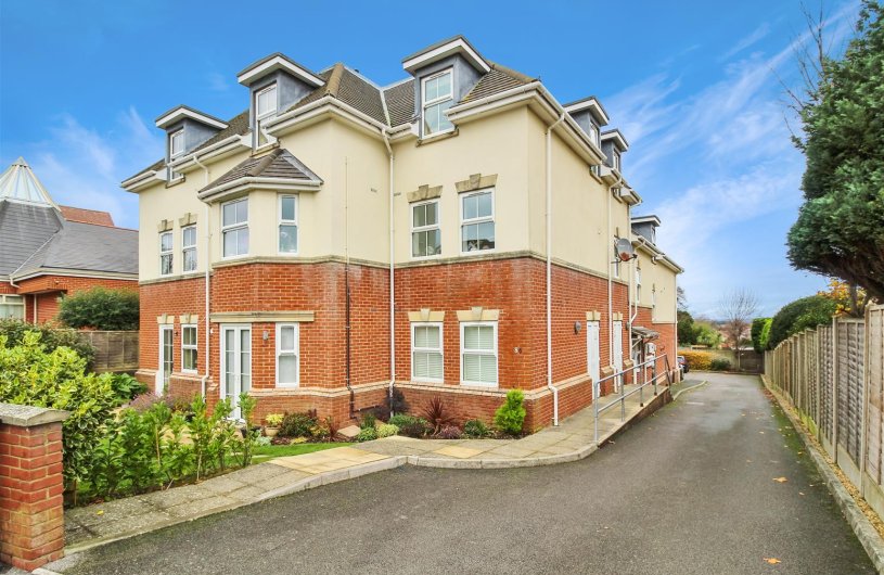 2 bedroom property for sale in Southbourne Road, Bournemouth Guide