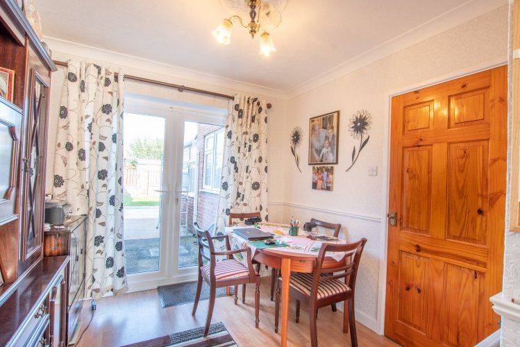 3 bedroom property for sale in Galway Crescent, Retford Offers in the