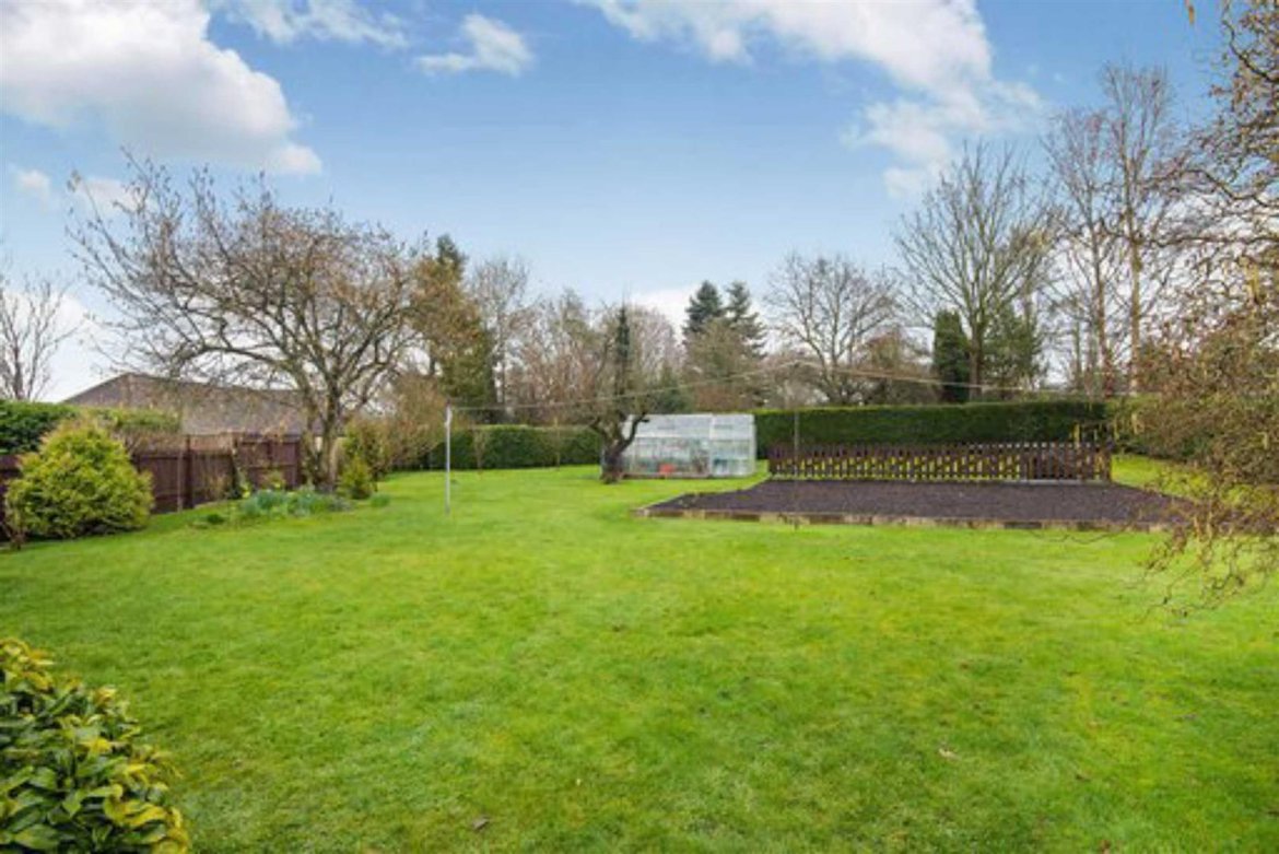 3 bedroom property for sale in Russell Mill Lane, Littleton Panell £