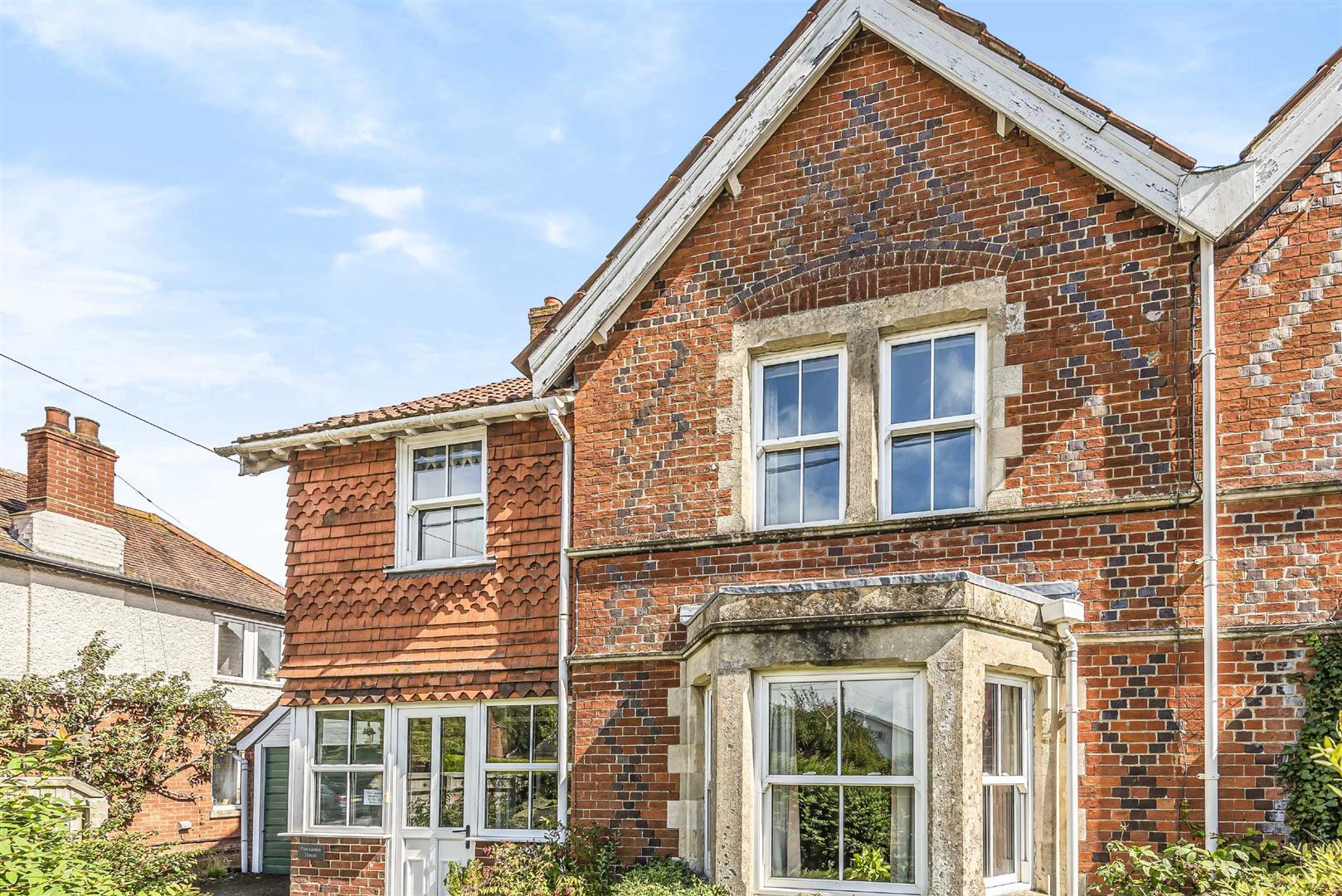 5 bedroom property for sale in High Street, West Lavington Guide price £475,000