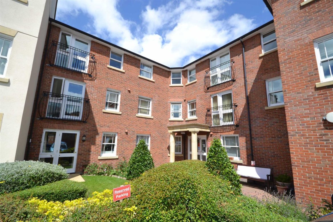 1 bedroom property for sale in Sudweeks Court, Devizes Guide price £