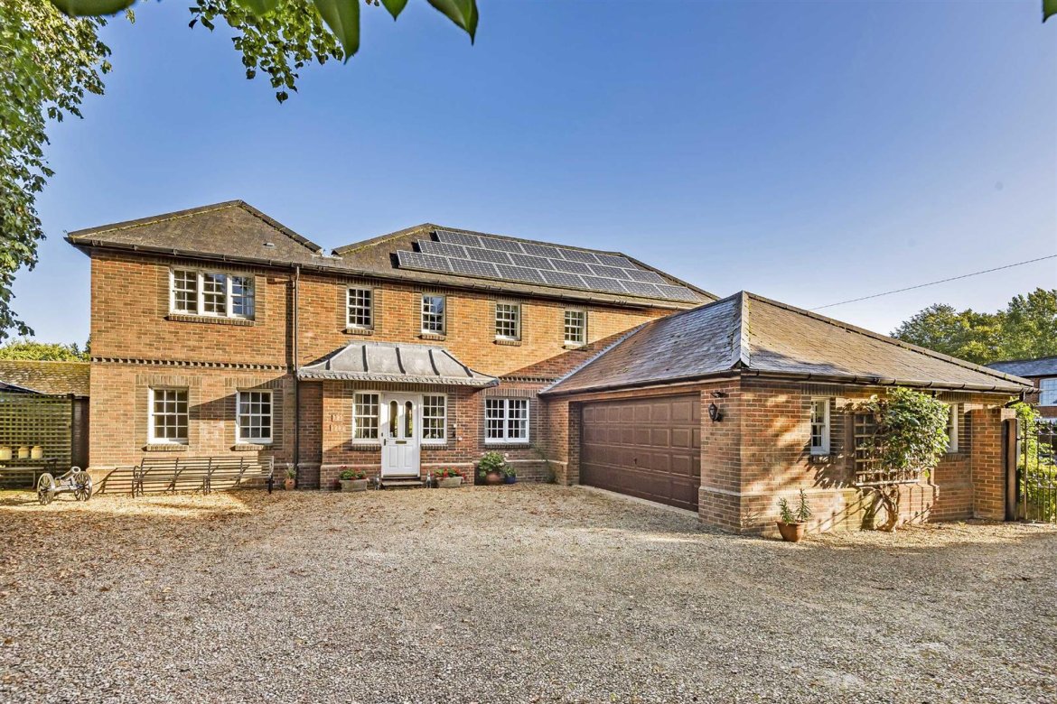 4 bedroom property for sale in Bath Road, Devizes Guide price £799,950