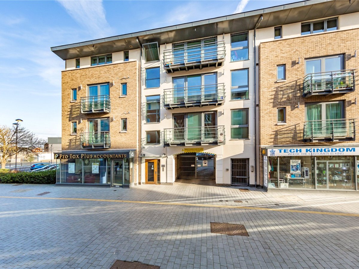 2 bedroom property for sale in Bond Street, Chelmsford, Essex, CM1 £