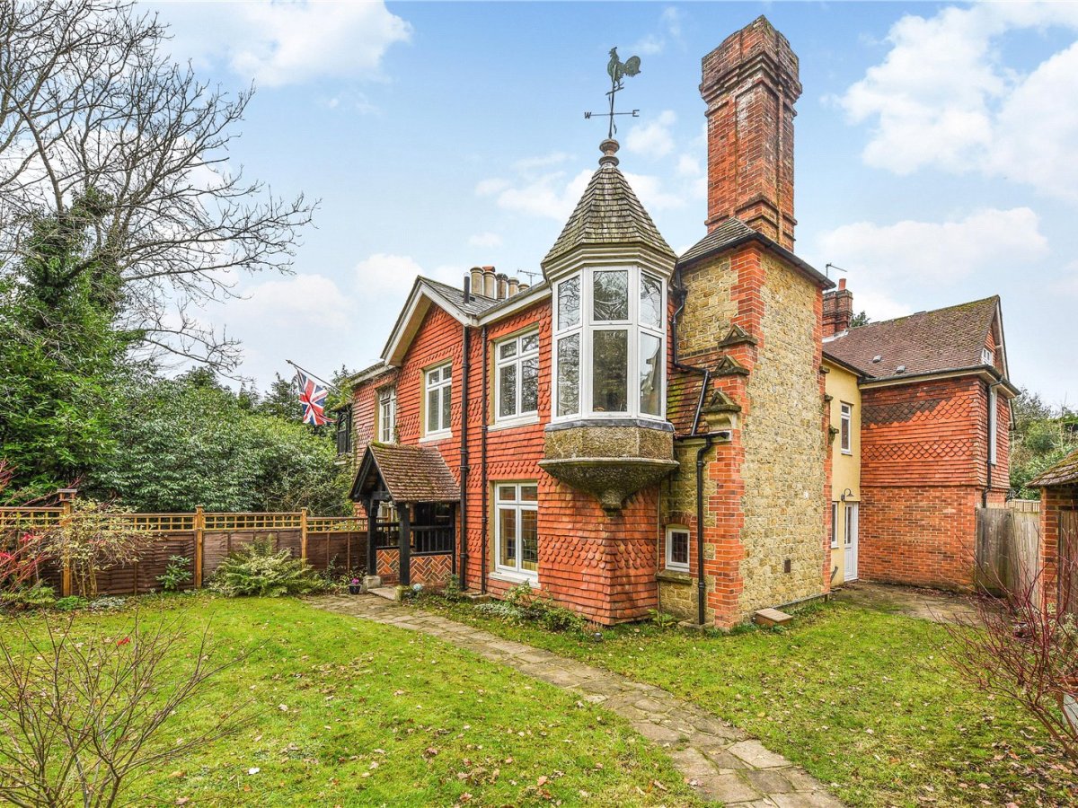 JacksonStops 3 bedroom property for sale in Sandrock House